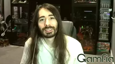 Cr1TiKaL Encourages Fans to Donate to Charity Instead of Streaming Donations