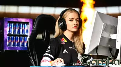 Women Rising in the Competitive World of Esports